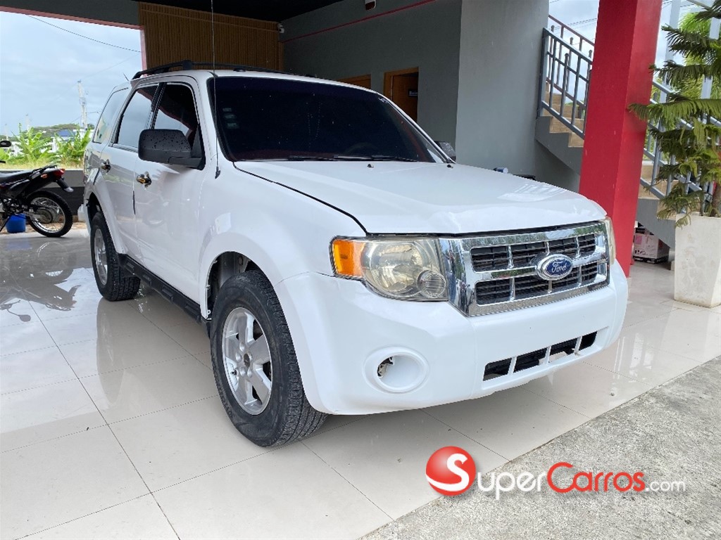 2010 Ford Escape XLT — foto 2 / 8