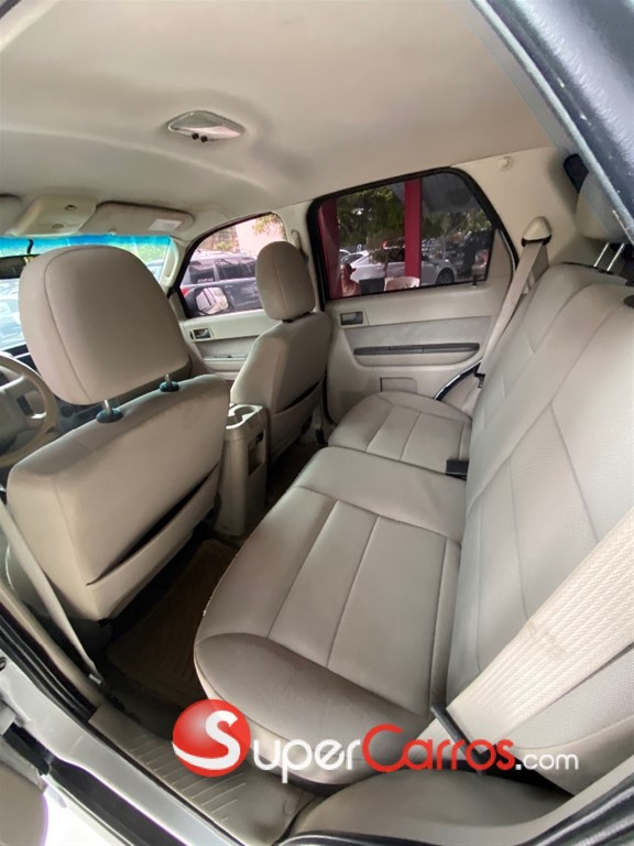 2010 Ford Escape XLT — foto 4 / 8
