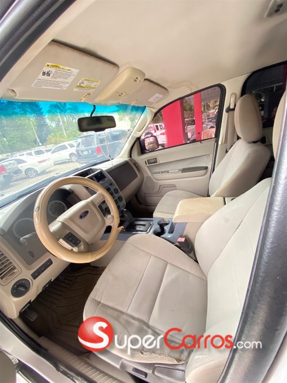 2010 Ford Escape XLT — foto 5 / 8