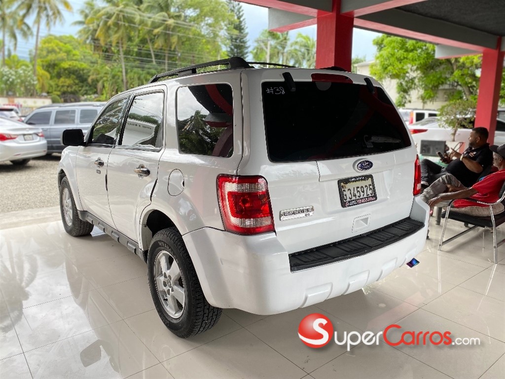 2010 Ford Escape XLT — foto 7 / 8