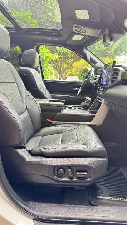 2023 Toyota Sequoia Platinium — foto 3 / 11