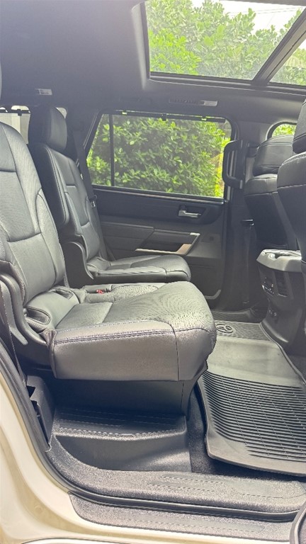 2023 Toyota Sequoia Platinium — foto 4 / 11