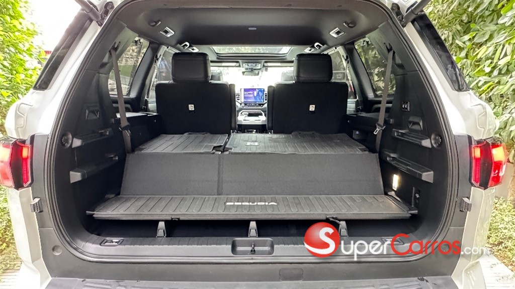 2023 Toyota Sequoia Platinium — foto 8 / 11