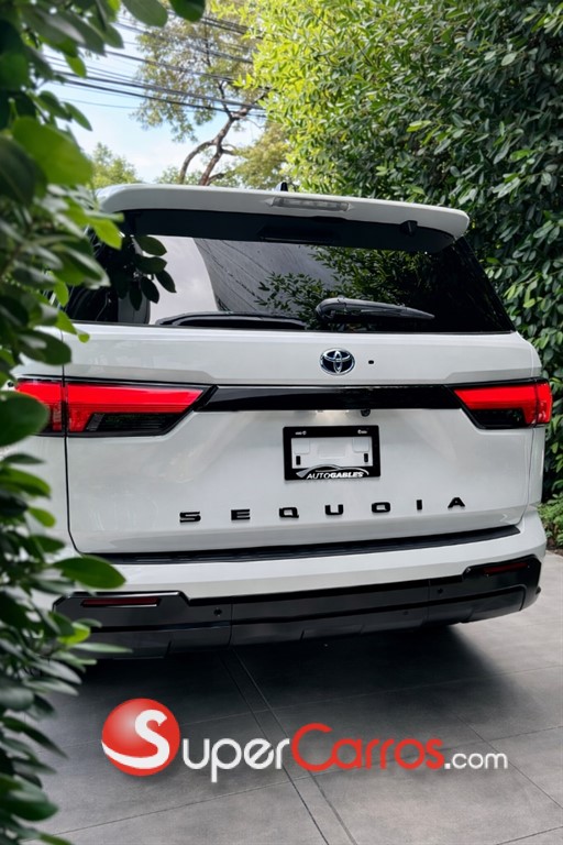 2023 Toyota Sequoia Platinium — foto 9 / 11