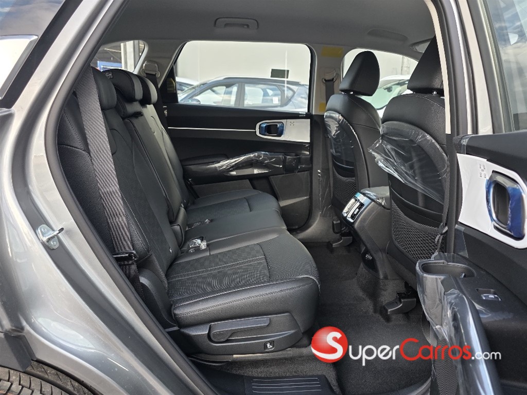 2027 Kia Sorento Luxury — foto 12 / 12