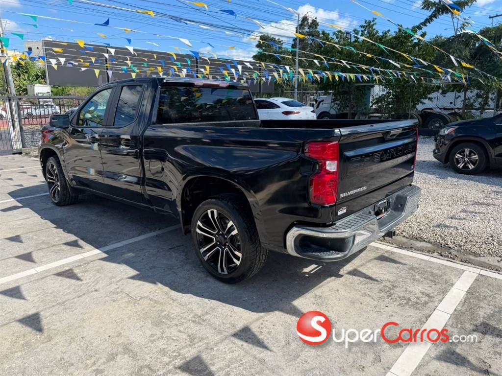 2020 Chevrolet Silverado — foto 3 / 7