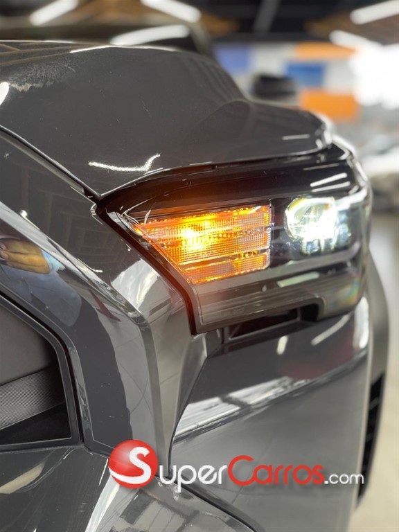 2026 Toyota 4 Runner SR5 — foto 4 / 12