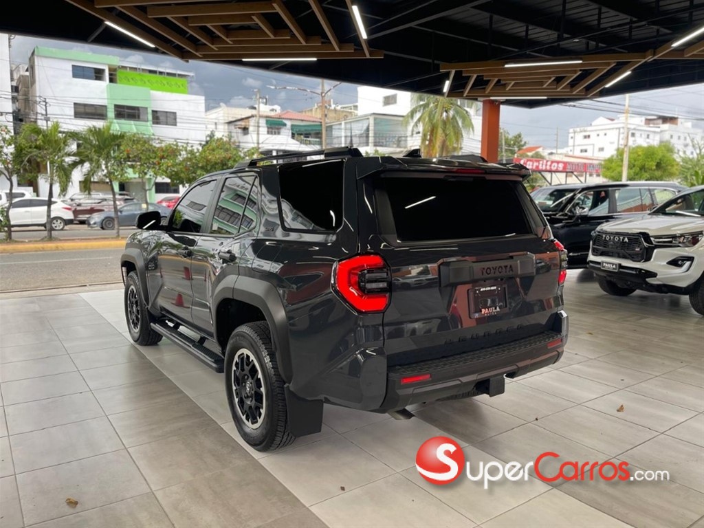 2026 Toyota 4 Runner SR5 — foto 9 / 12