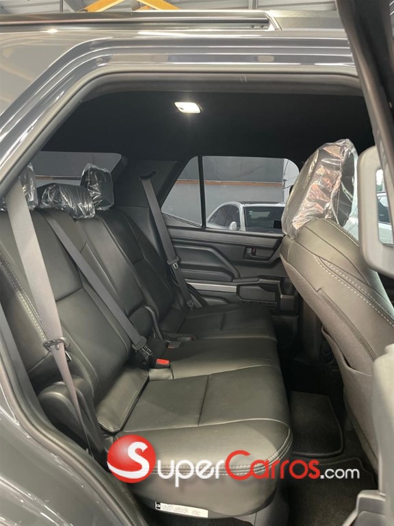 2026 Toyota 4 Runner SR5 — foto 12 / 12