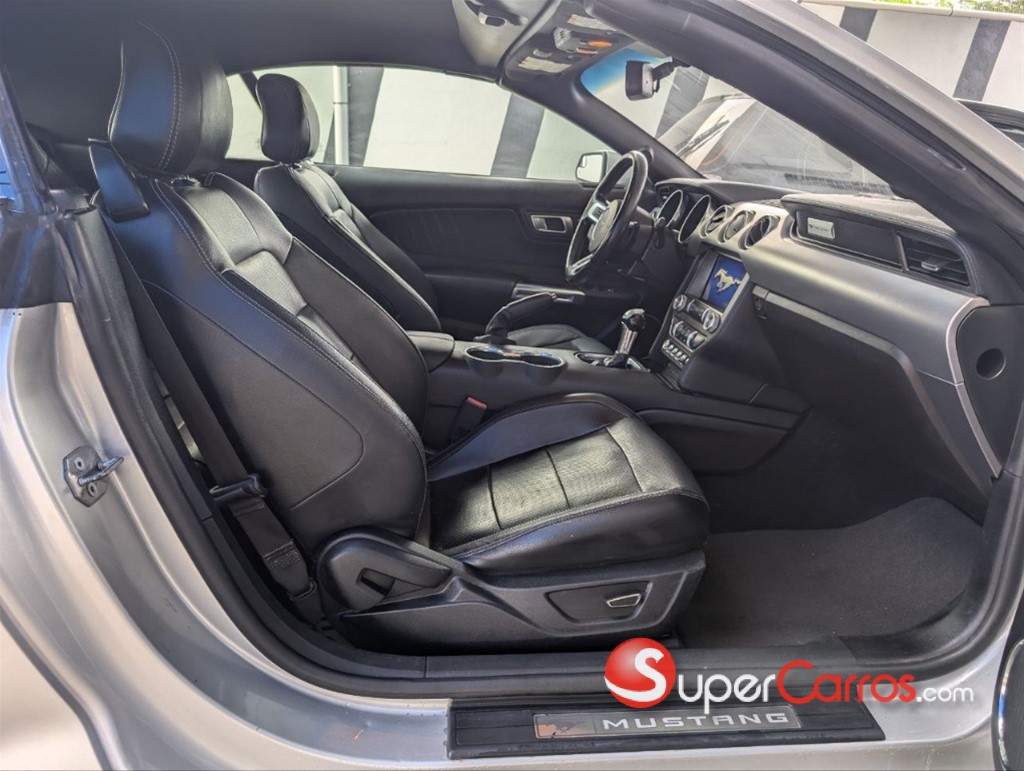 2019 Ford Mustang Ecoboost Premium — foto 7 / 11