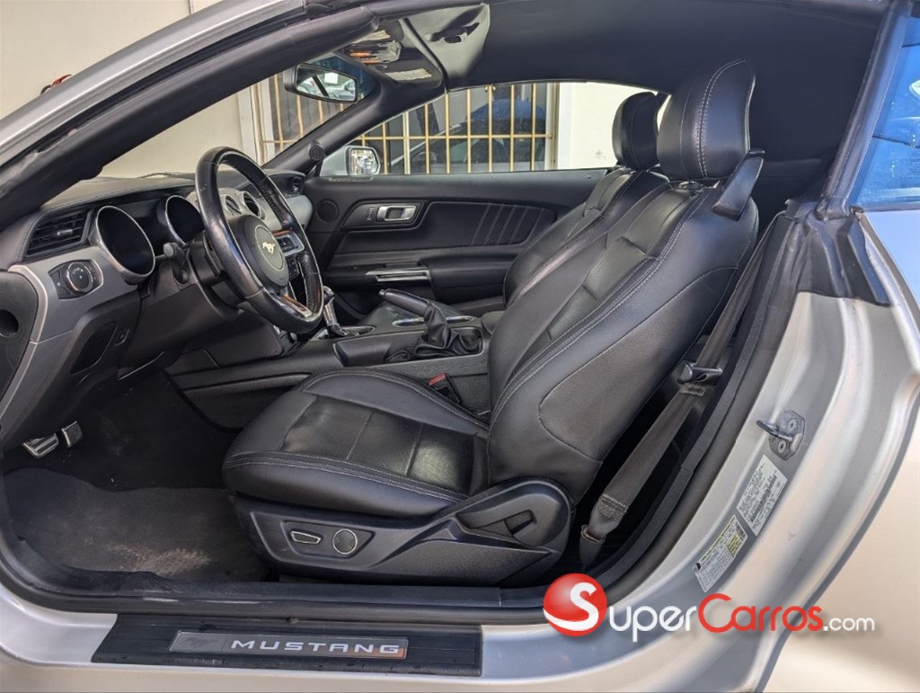 2019 Ford Mustang Ecoboost Premium — foto 8 / 11