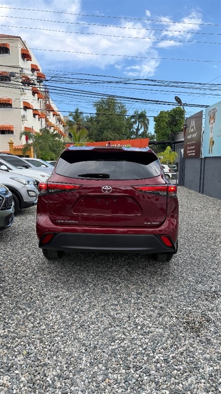 2021 Toyota Highlander XLE — foto 3 / 11