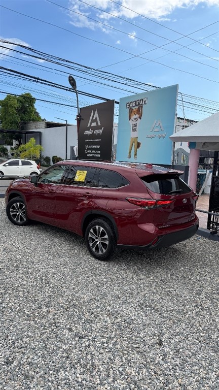 2021 Toyota Highlander XLE — foto 5 / 11