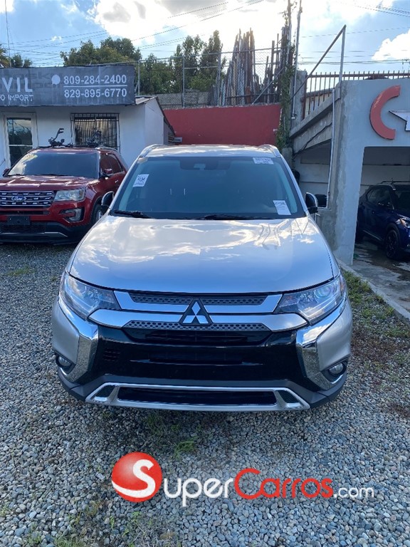 2020 Mitsubishi Motors Outlander SEL — foto 2 / 8