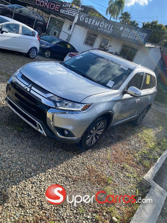 2020 Mitsubishi Motors Outlander SEL — foto 3 / 8