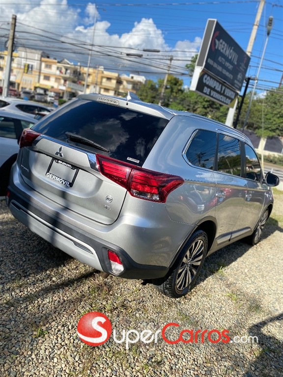 2020 Mitsubishi Motors Outlander SEL — foto 5 / 8