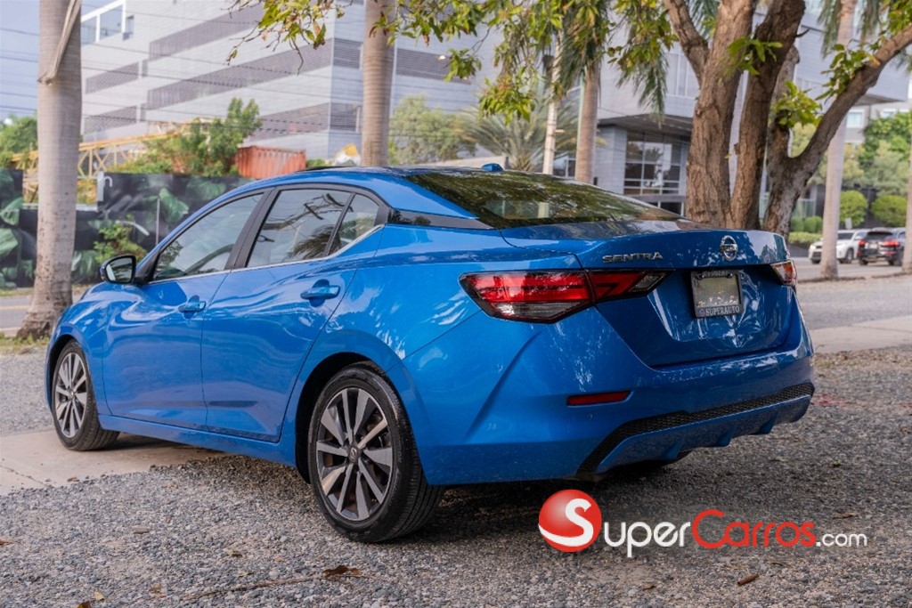 2020 Nissan Sentra SV — foto 2 / 12
