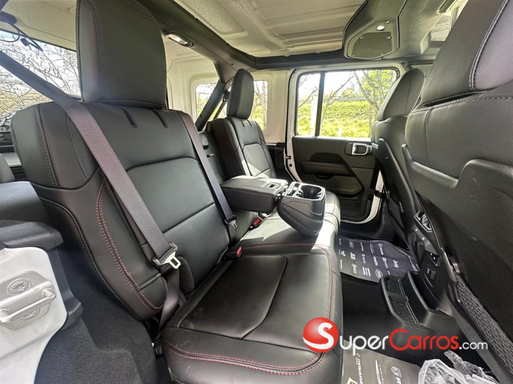2025 Jeep Wrangler Rubicon — foto 6 / 12