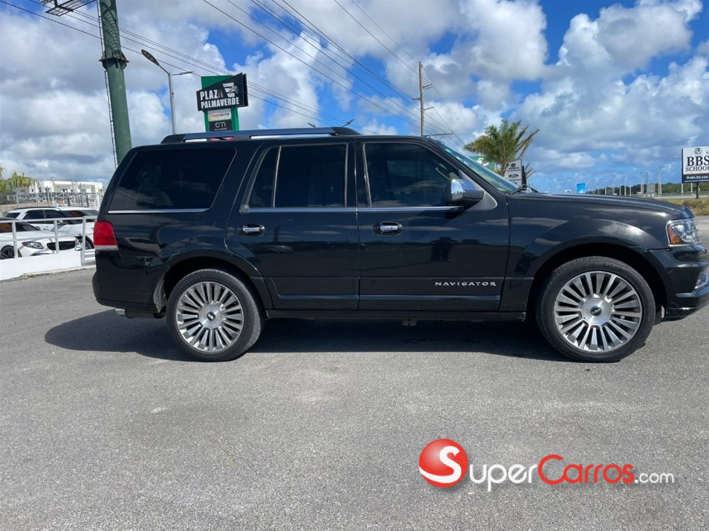 2015 Lincoln Navigator — foto 4 / 9
