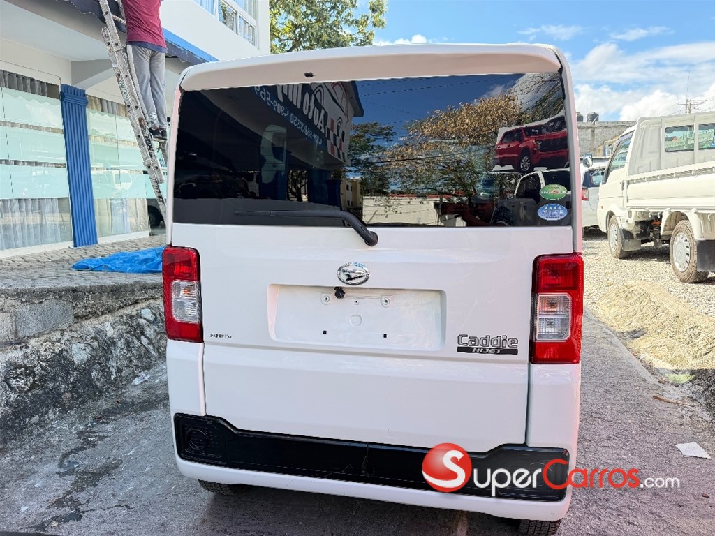2021 Daihatsu Hijet — foto 6 / 8