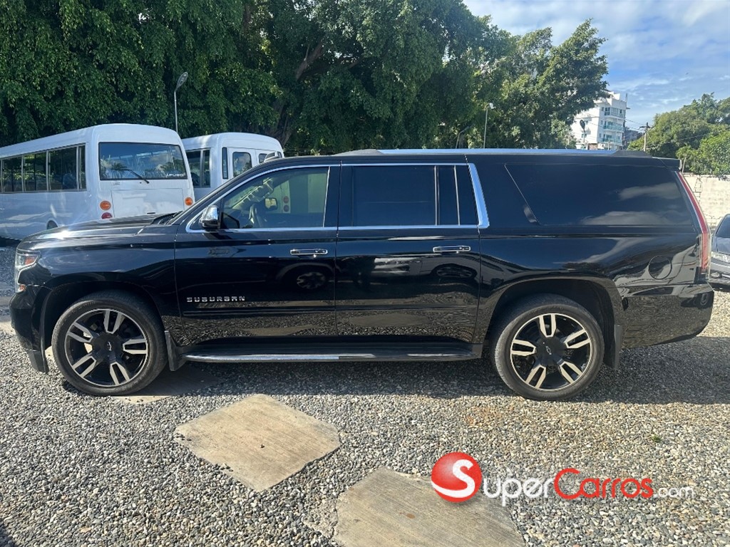 2017 Chevrolet Suburban Premier — foto 2 / 10