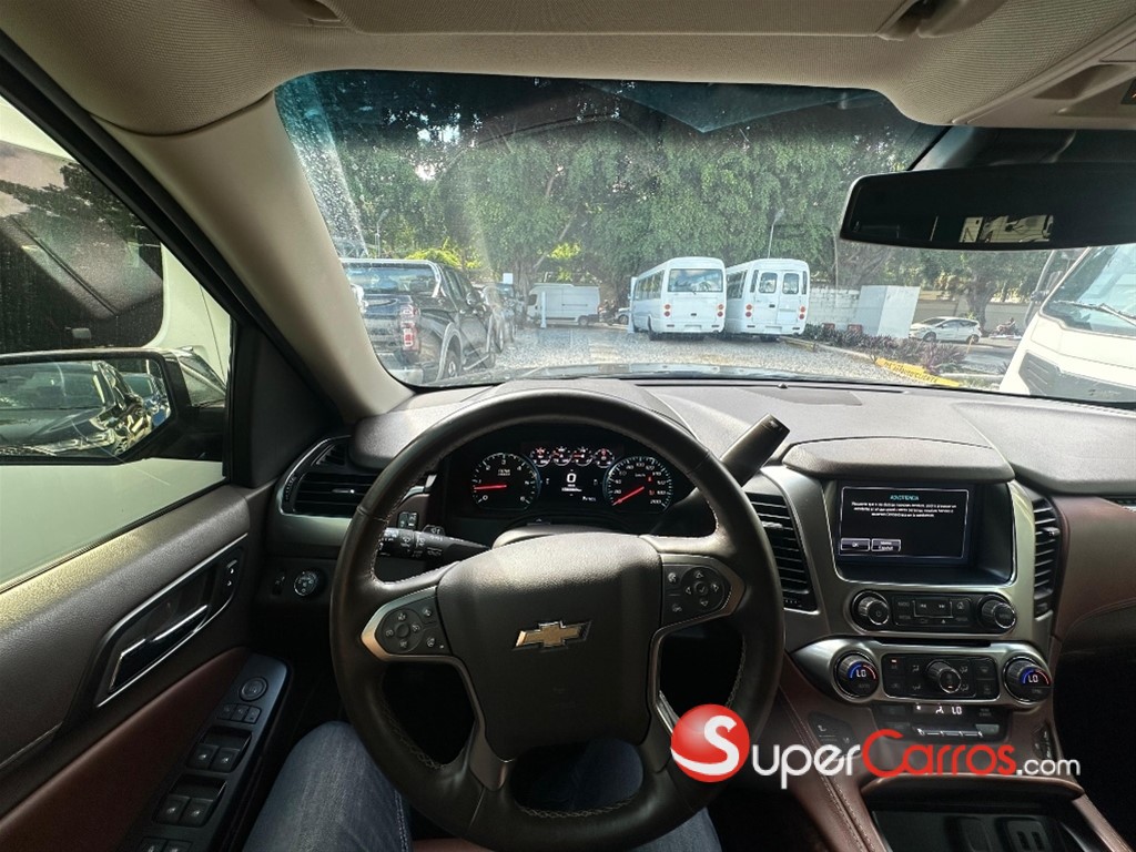 2017 Chevrolet Suburban Premier — foto 3 / 10