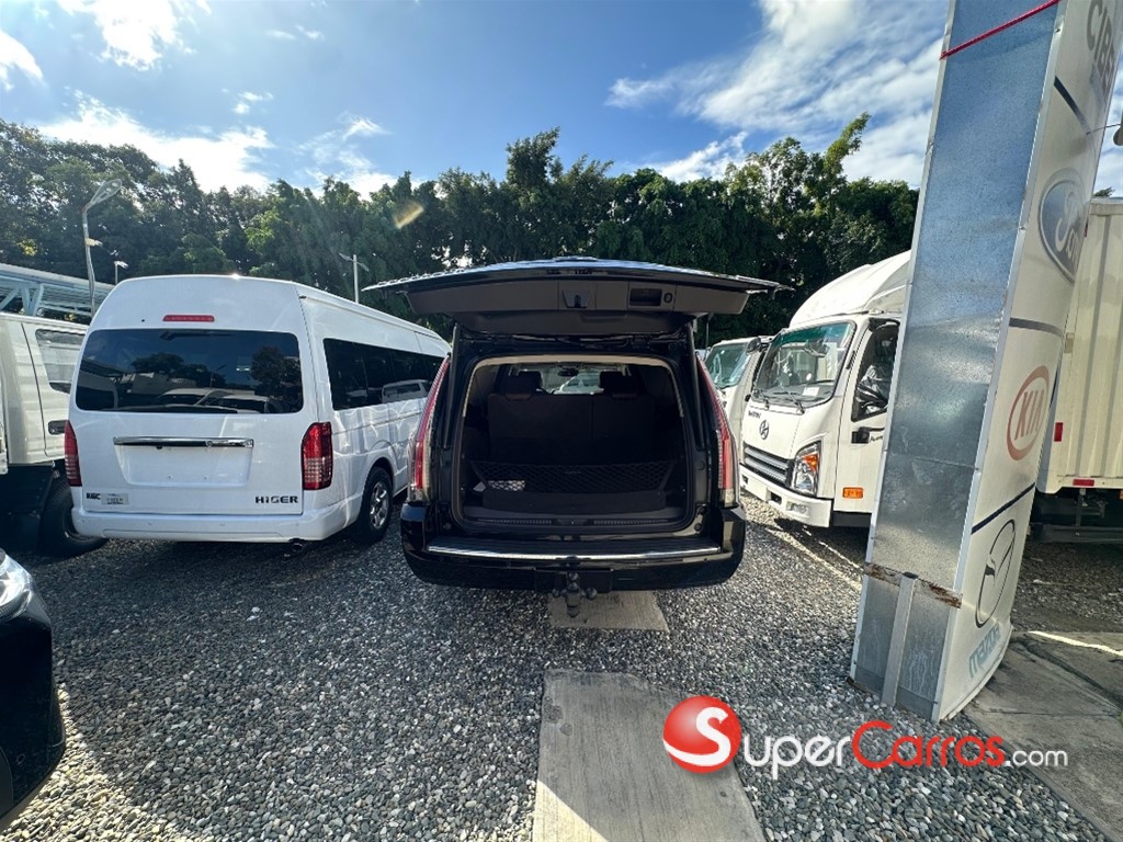 2017 Chevrolet Suburban Premier — foto 6 / 10