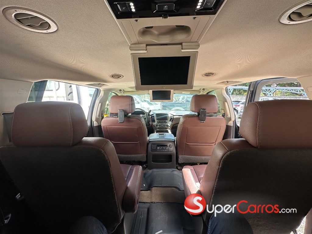 2017 Chevrolet Suburban Premier — foto 8 / 10