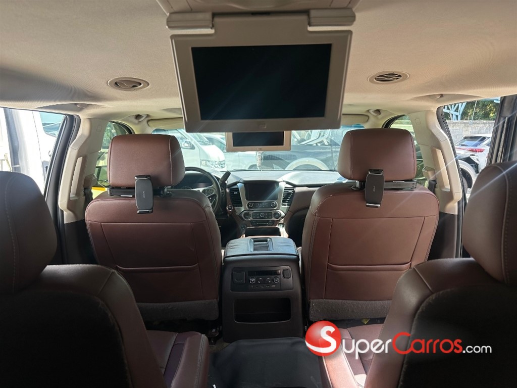 2017 Chevrolet Suburban Premier — foto 9 / 10