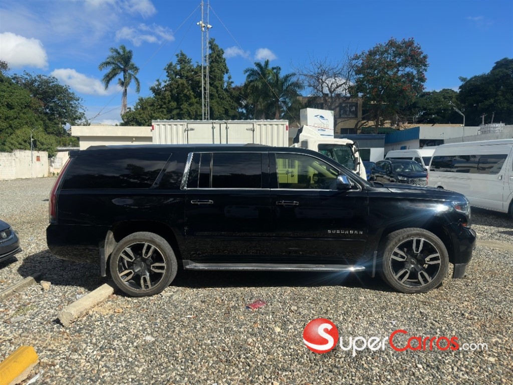 2017 Chevrolet Suburban Premier — foto 10 / 10