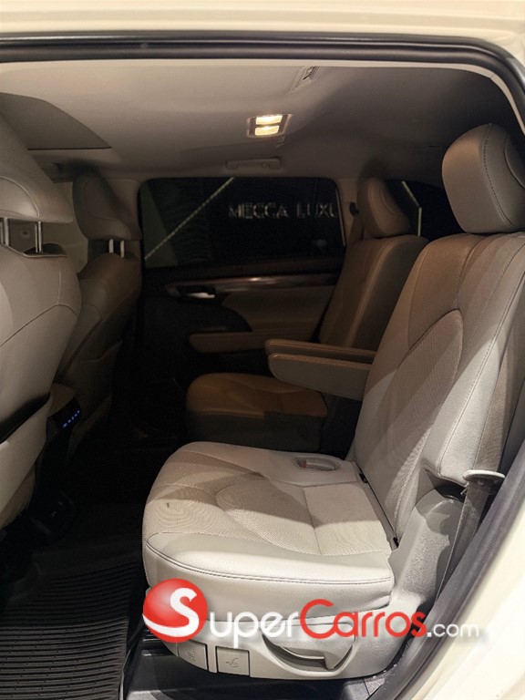 2020 Toyota Highlander Limited — foto 7 / 12