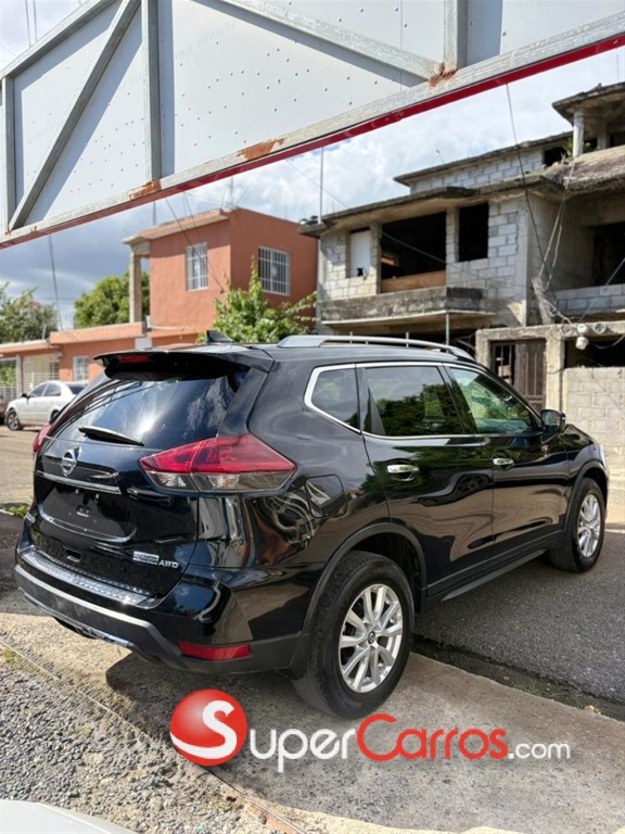 2020 Nissan Rogue SV — foto 7 / 11