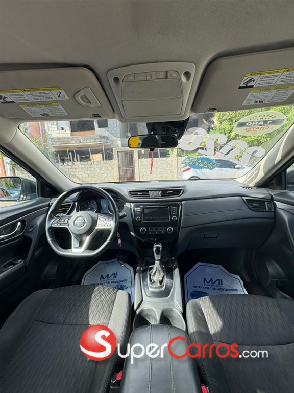2020 Nissan Rogue SV — foto 10 / 11