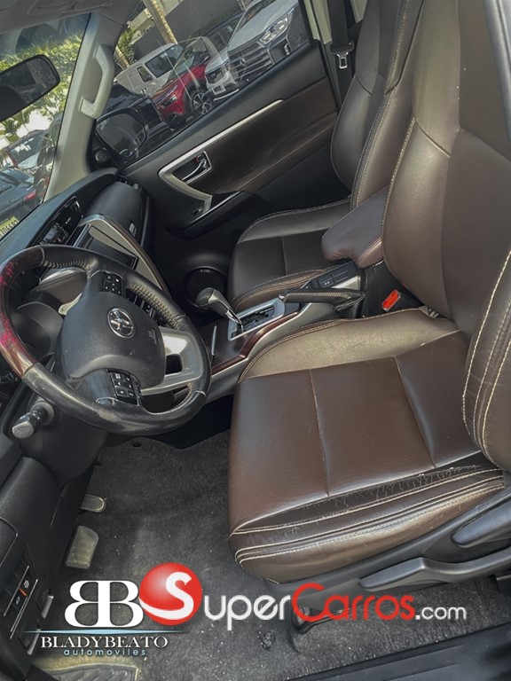 2019 Toyota Fortuner SRV — foto 2 / 12