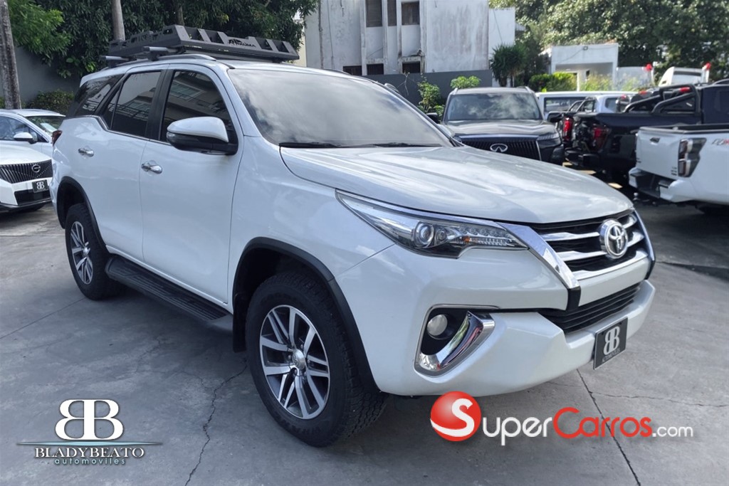 2019 Toyota Fortuner SRV — foto 3 / 12