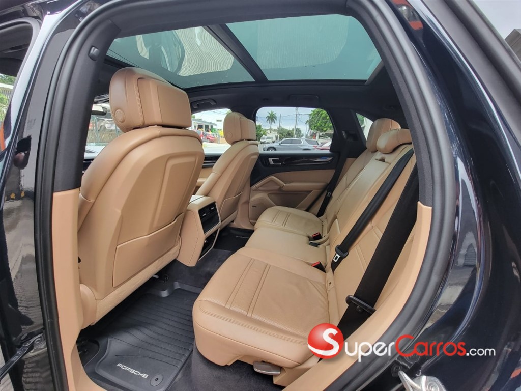 2020 Porsche Cayenne — foto 8 / 10