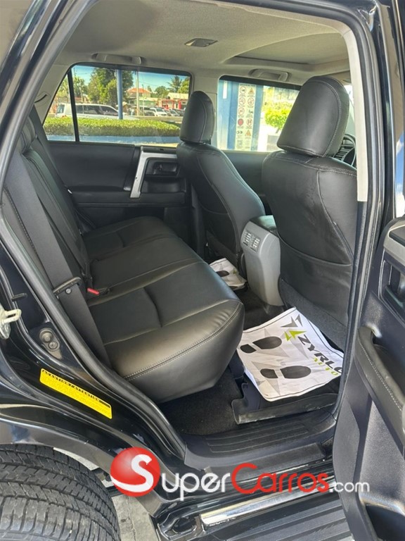 2010 Toyota 4 Runner SR5 Adventure — foto 3 / 5
