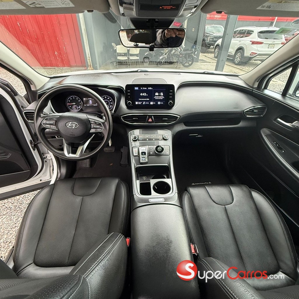 2021 Hyundai Santa Fe SE — foto 8 / 12