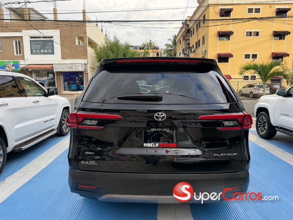 2024 Toyota Grand Highlander Platinum — foto 6 / 12