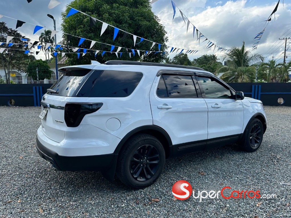 2016 Ford Explorer XL — foto 6 / 11