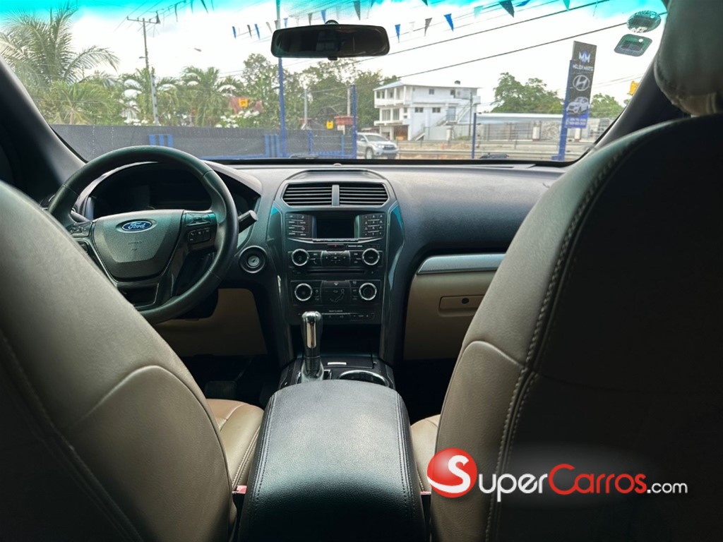 2016 Ford Explorer XL — foto 7 / 11