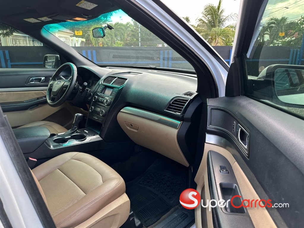 2016 Ford Explorer XL — foto 9 / 11