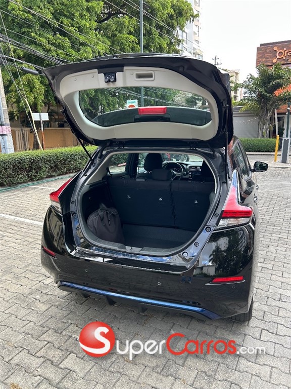 2020 Nissan Leaf SV — foto 8 / 12