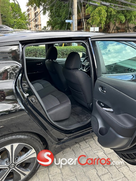 2020 Nissan Leaf SV — foto 9 / 12