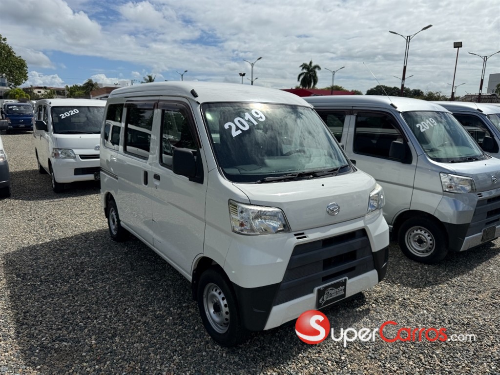 2019 Daihatsu Hijet — foto 2 / 11