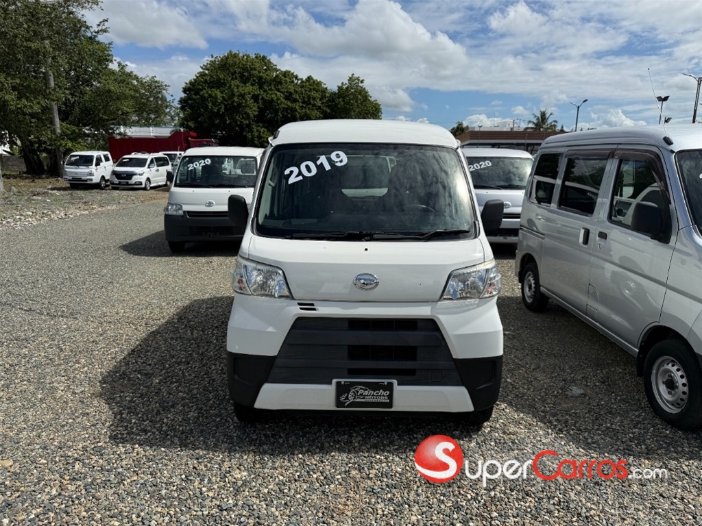2019 Daihatsu Hijet — foto 3 / 11