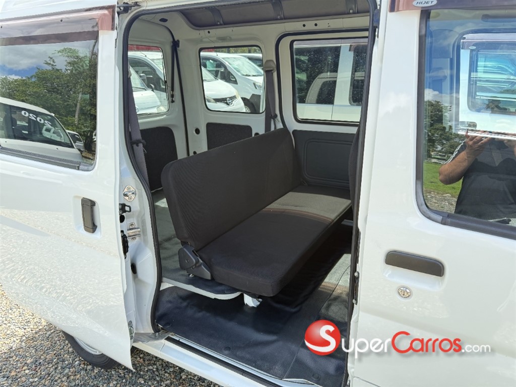2019 Daihatsu Hijet — foto 8 / 11