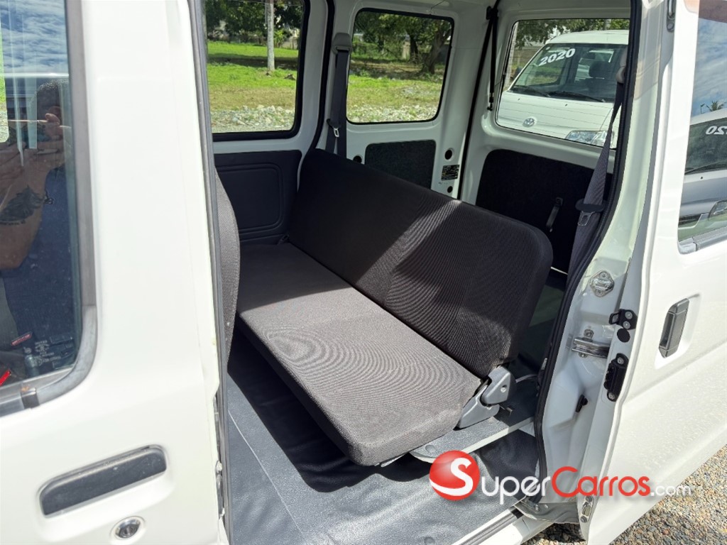 2019 Daihatsu Hijet — foto 9 / 11