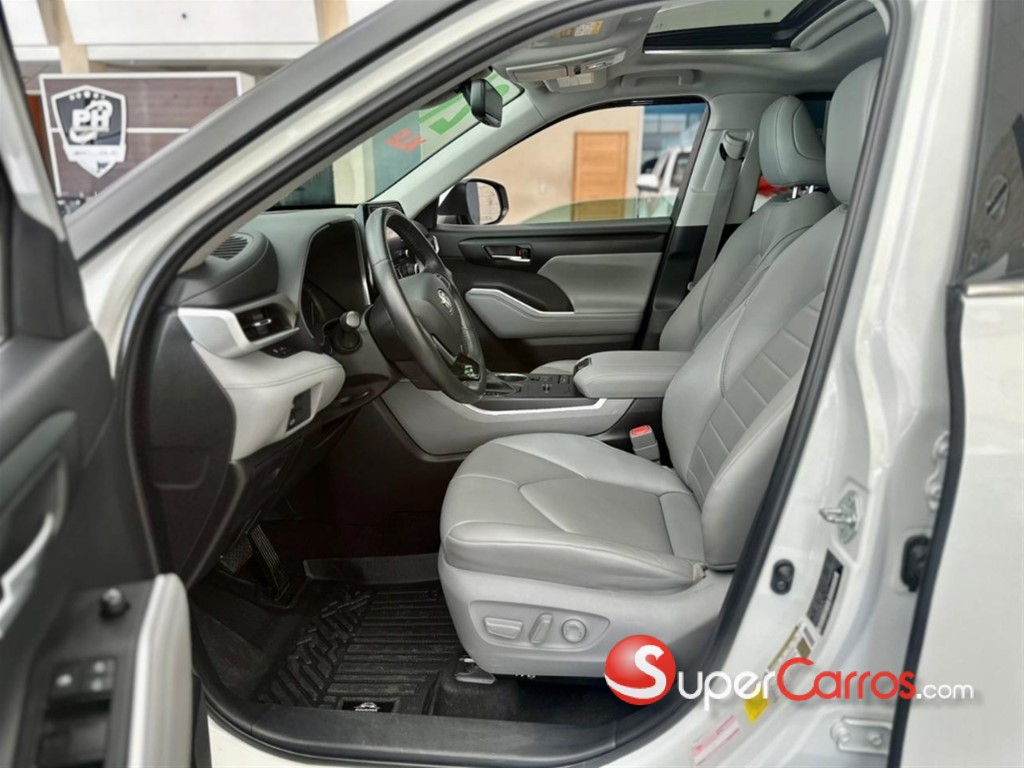 2021 Toyota Highlander XLE — foto 5 / 12