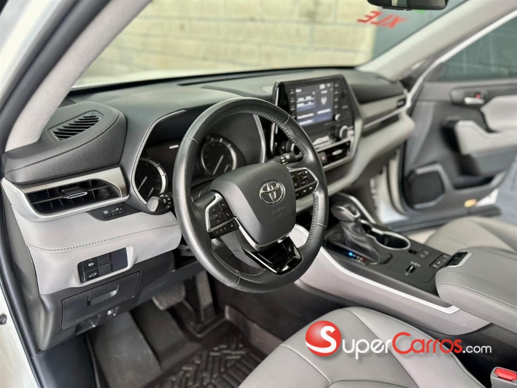 2021 Toyota Highlander XLE — foto 7 / 12